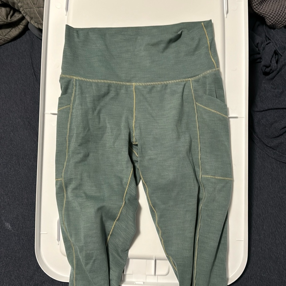 Prana 7/8 becksa leggings side pockets